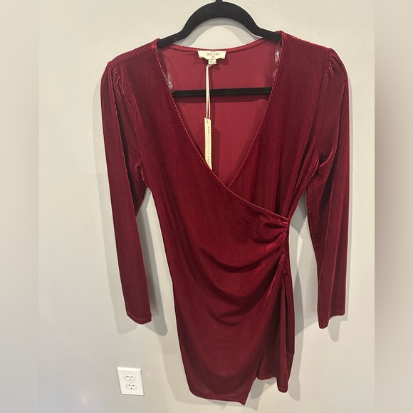 Flattering wrap deep red velvet dress. - Picture 2 of 3